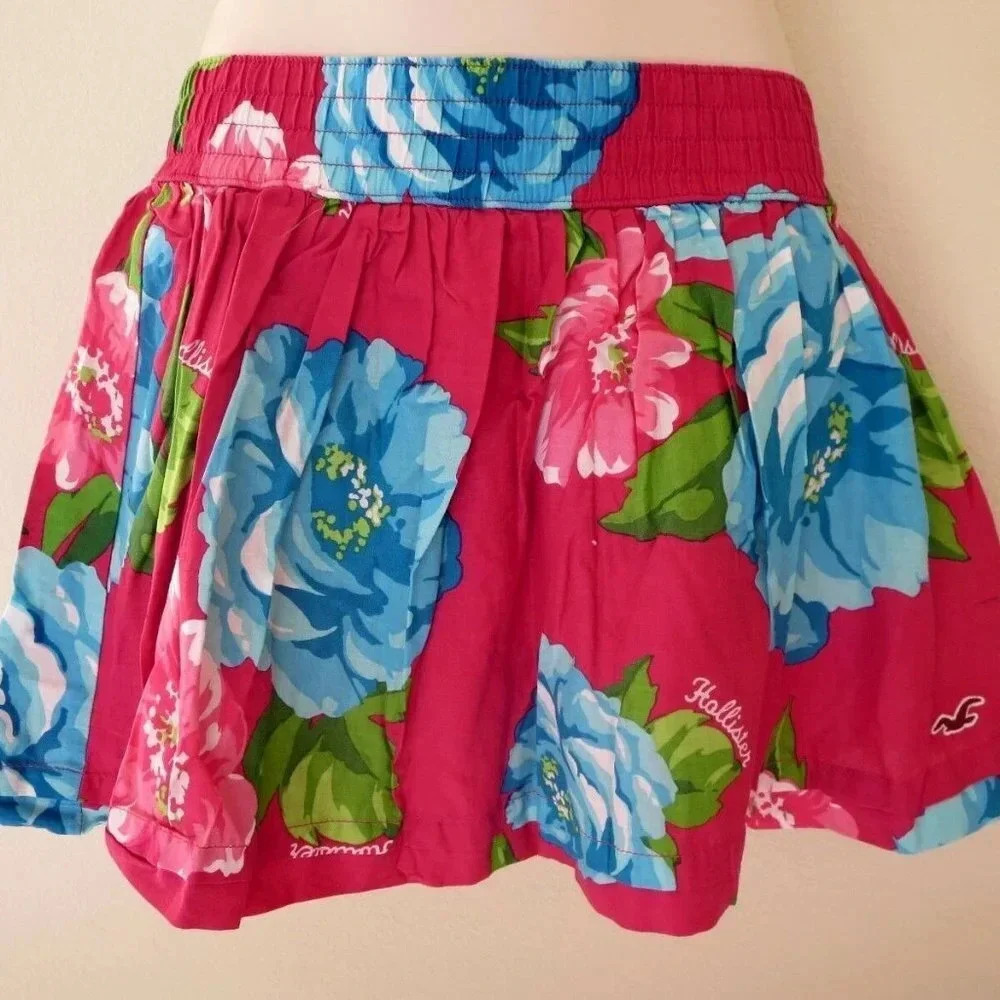 NWT Hollister Floral Skirt Size Small Pink